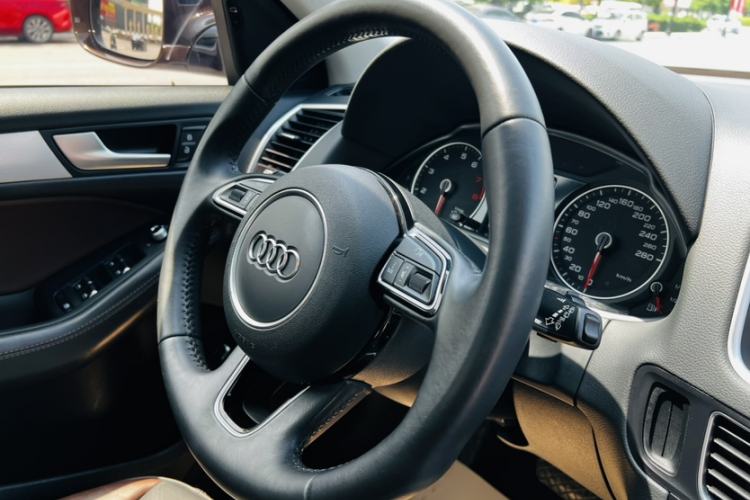 Used Audi Q5 2018 Collector's Edition 40 TFSI Technology Model Exterior 15