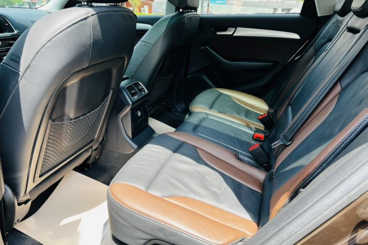 Used Audi Q5 2018 Collector's Edition 40 TFSI Technology Model Exterior 2