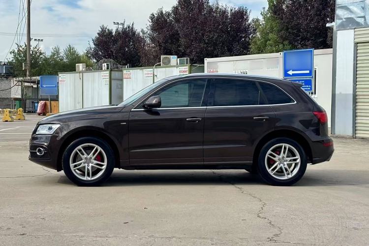 Used Audi Q5 2018 Collector's Edition 40 TFSI Technology Model Exterior 3