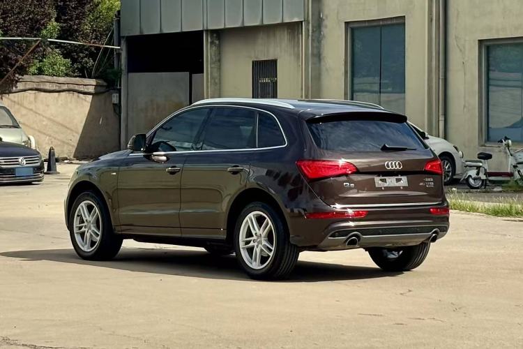 Used Audi Q5 2018 Collector's Edition 40 TFSI Technology Model Exterior 4