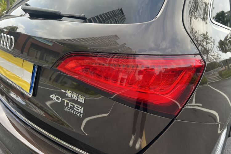 Used Audi Q5 2018 Collector's Edition 40 TFSI Technology Model Exterior 4