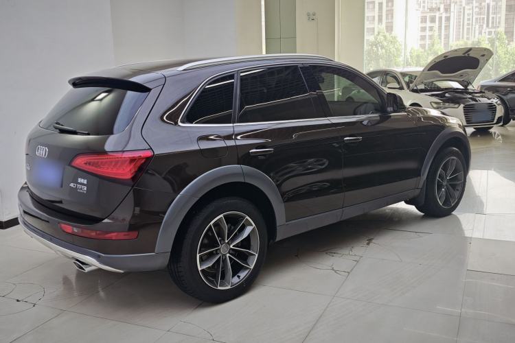 Used Audi Q5 2018 Collector's Edition 40 TFSI Technology Model Exterior 4