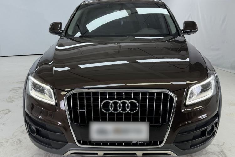 Used Audi Q5 2018 Collector's Edition 40 TFSI Technology Model Exterior 4