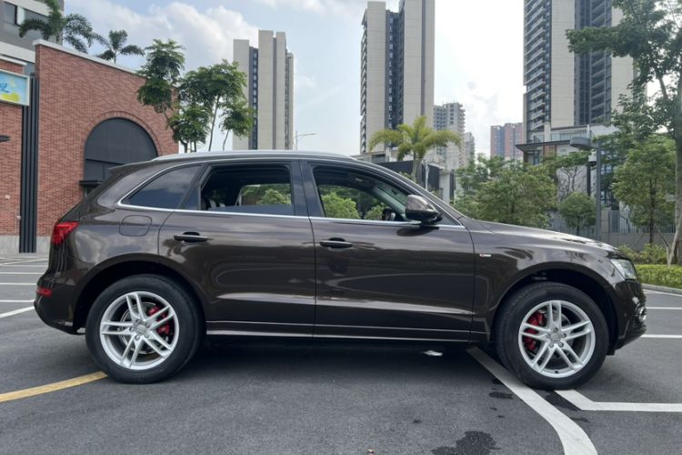 Used Audi Q5 2018 Collector's Edition 40 TFSI Technology Model Exterior 5