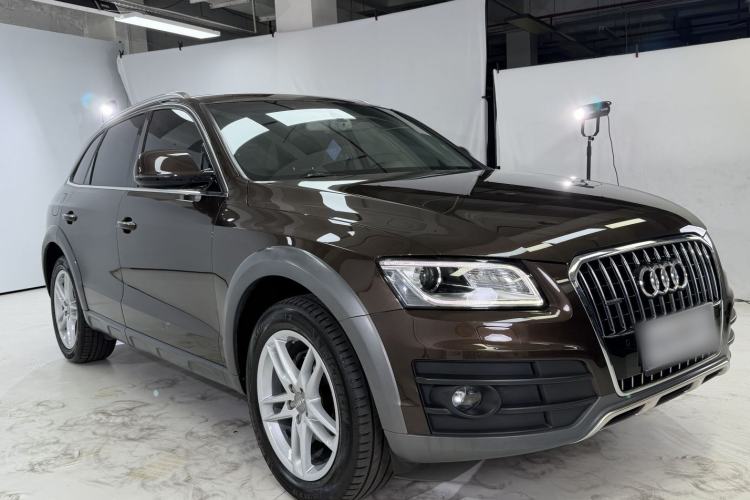 Used Audi Q5 2018 Collector's Edition 40 TFSI Technology Model Exterior 6