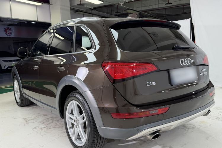 Used Audi Q5 2018 Collector's Edition 40 TFSI Technology Model Exterior 9