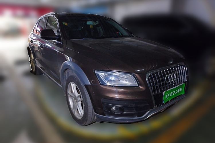 Used Audi Q5 2018 Collector's Edition 40 TFSI Technology Model Front Right 45 Deg