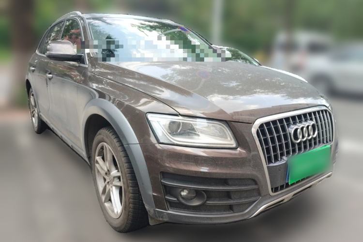 Used Audi Q5 2018 Collector's Edition 40 TFSI Technology Model Front Right 45 Deg