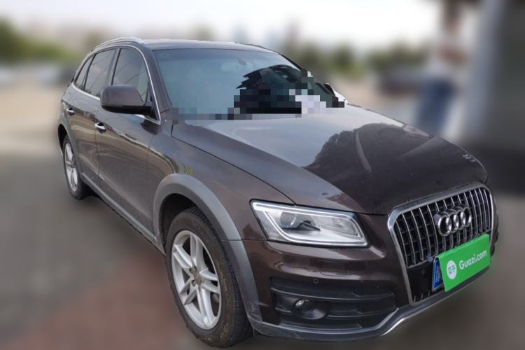 Used Audi Q5 2018 Collector's Edition 40 TFSI Technology Model Front Right 45 Deg