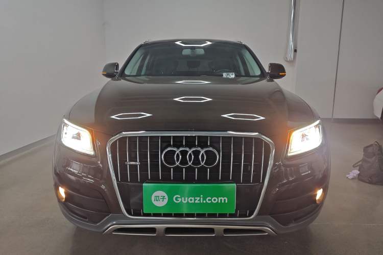 Used Audi Q5 2018 Collector's Edition 40 TFSI Technology Model Front