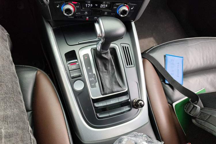 Used Audi Q5 2018 Collector's Edition 40 TFSI Technology Model
