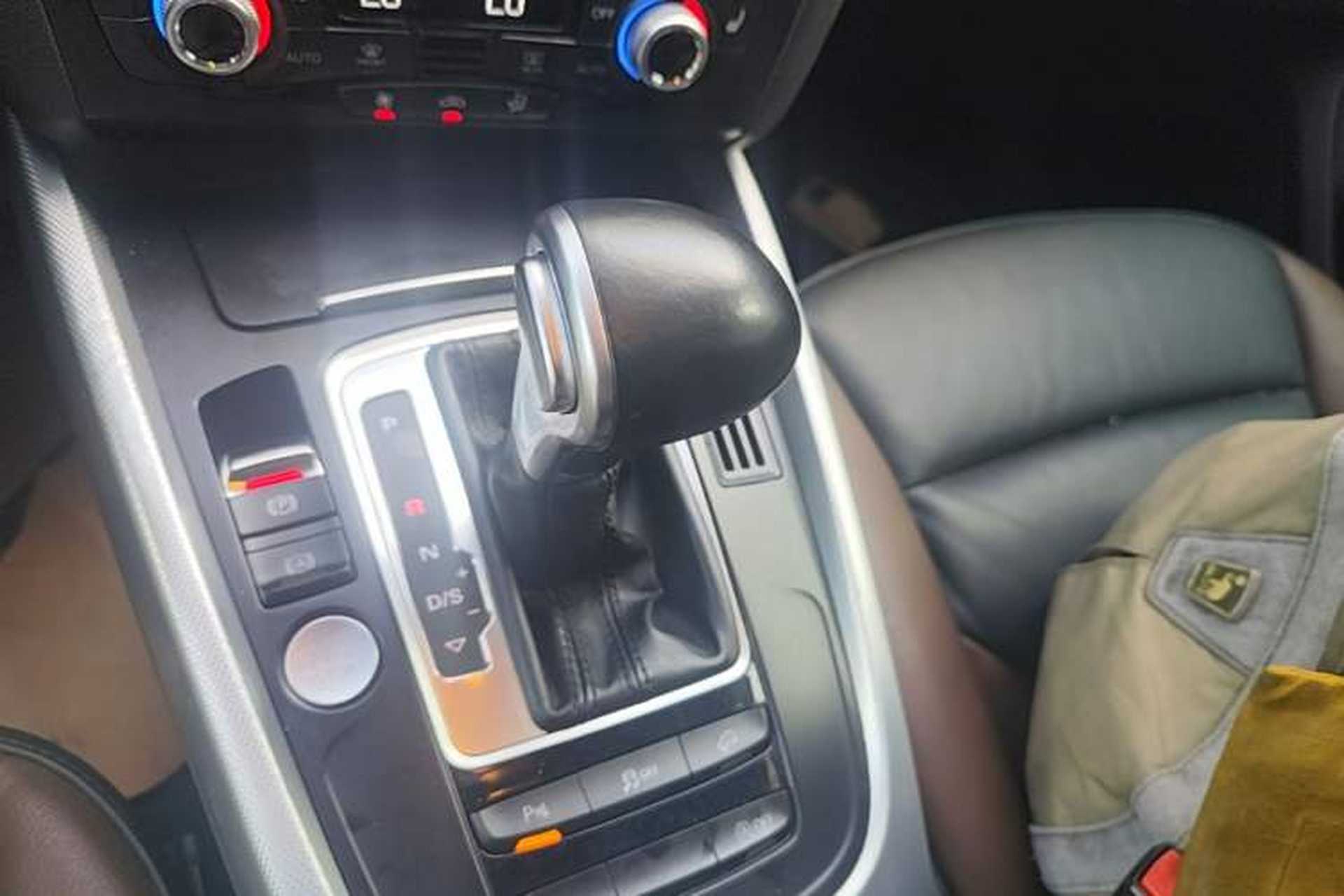 Used Audi Q5 2018 Collector's Edition 40 TFSI Technology Model Gear Lever