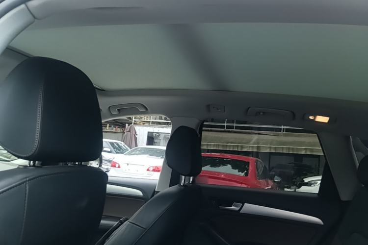 Used Audi Q5 2018 Collector's Edition 40 TFSI Technology Model Headliner