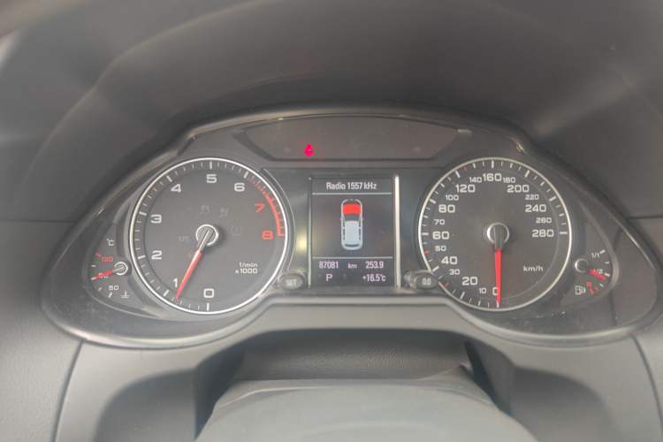 Used Audi Q5 2018 Collector's Edition 40 TFSI Technology Model Instrument Cluster