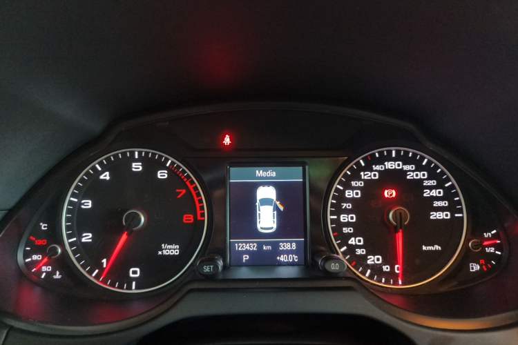 Used Audi Q5 2018 Collector's Edition 40 TFSI Technology Model Instrument Cluster
