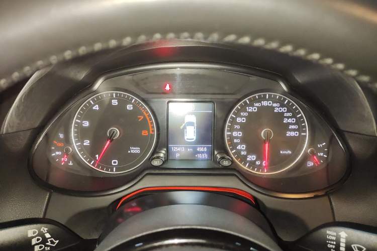 Used Audi Q5 2018 Collector's Edition 40 TFSI Technology Model Instrument Cluster