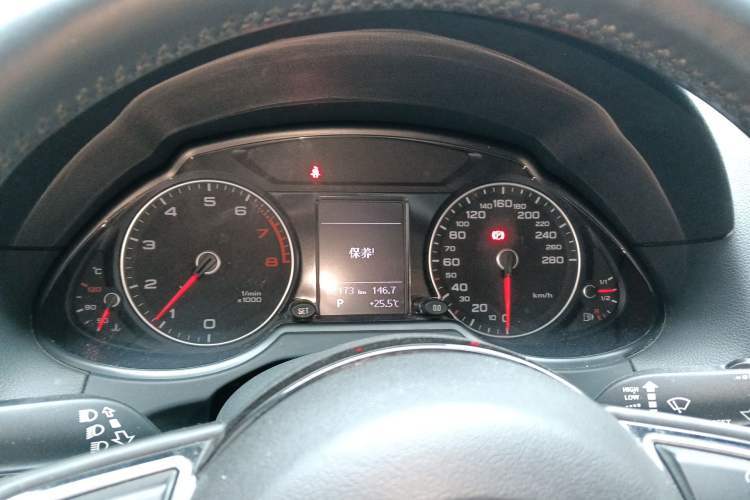 Used Audi Q5 2018 Collector's Edition 40 TFSI Ambition Model Instrument Cluster