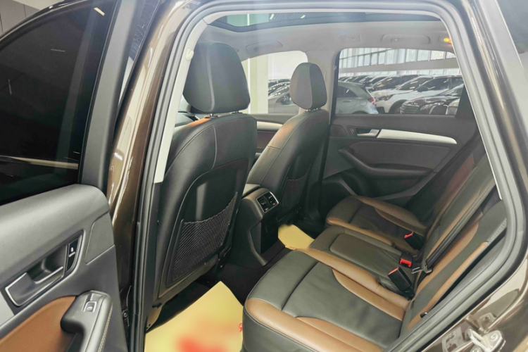Used Audi Q5 2018 Collector's Edition 40 TFSI Technology Model Interior 1
