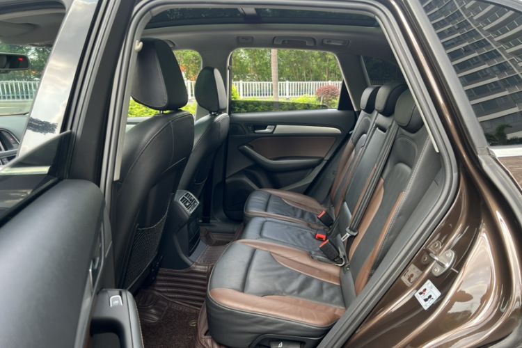 Used Audi Q5 2018 Collector's Edition 40 TFSI Technology Model Interior 1