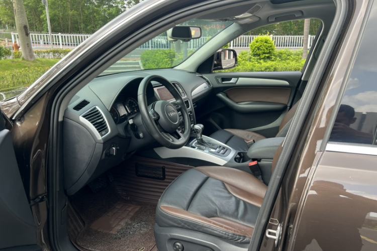 Used Audi Q5 2018 Collector's Edition 40 TFSI Technology Model Interior 2