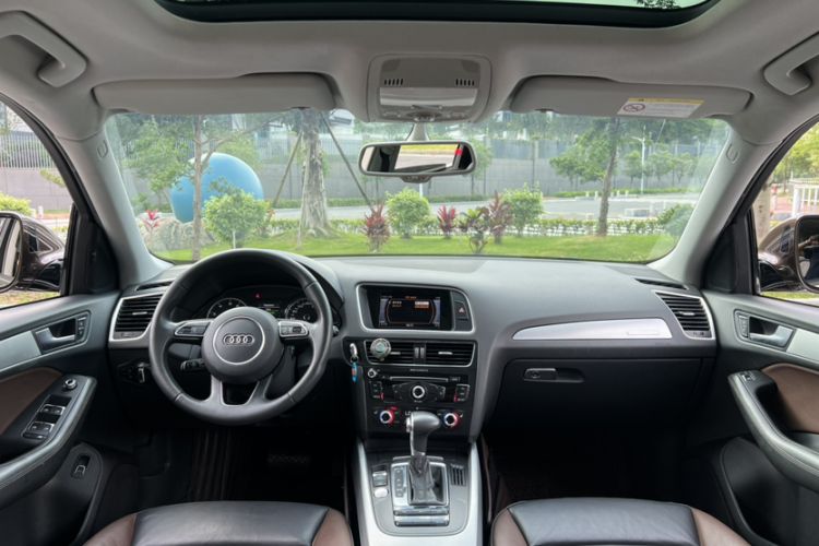 Used Audi Q5 2018 Collector's Edition 40 TFSI Technology Model Interior 3