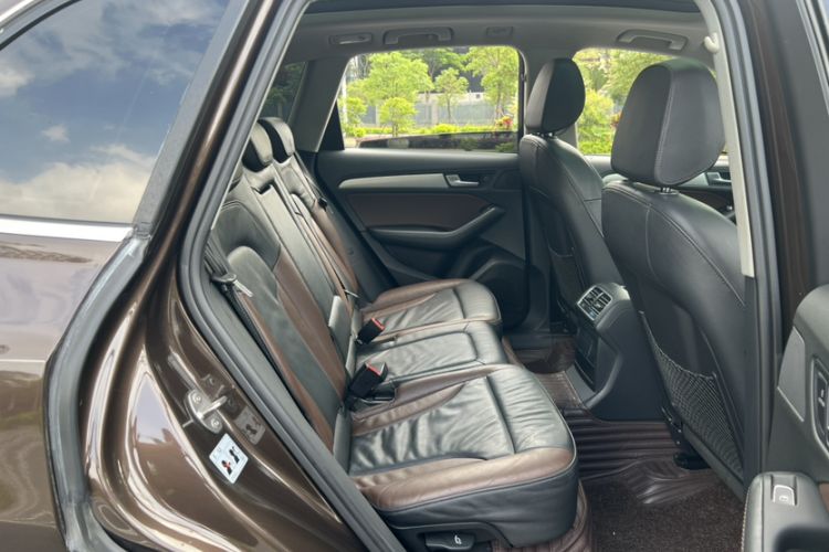 Used Audi Q5 2018 Collector's Edition 40 TFSI Technology Model Interior 9