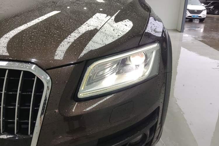Used Audi Q5 2018 Collector's Edition 40 TFSI Technology Model Left Front Headlight
