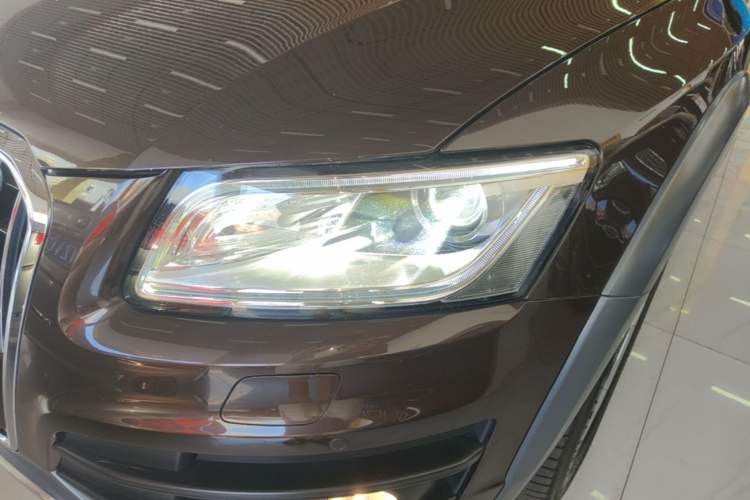 Used Audi Q5 2018 Collector's Edition 40 TFSI Technology Model Left Front Headlight