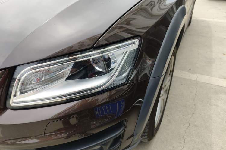 Used Audi Q5 2018 Collector's Edition 40 TFSI Technology Model
