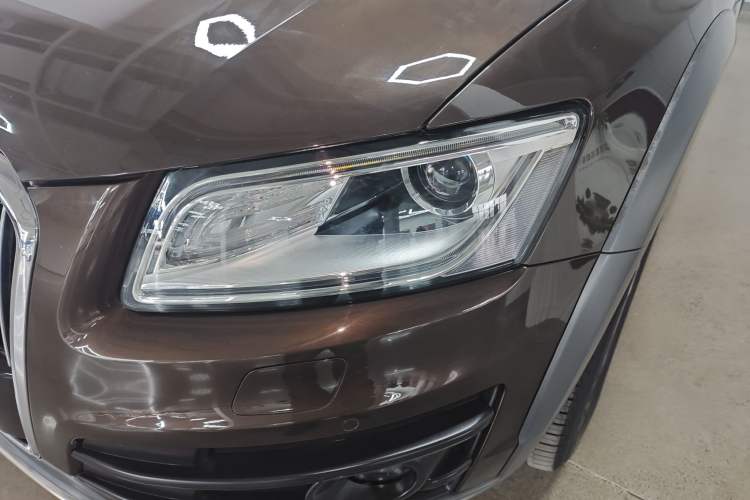 Used Audi Q5 2018 Collector's Edition 40 TFSI Technology Model Left Front Headlight