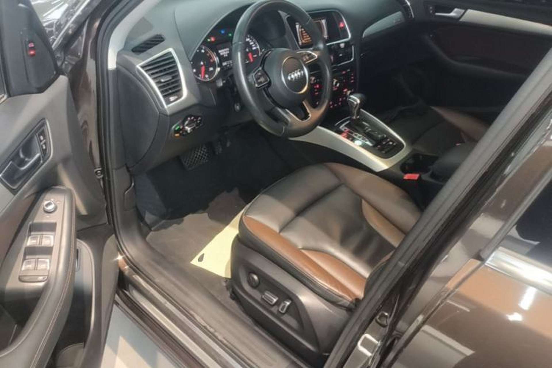 Used Audi Q5 2018 Collector's Edition 40 TFSI Technology Model Left Front Seat
