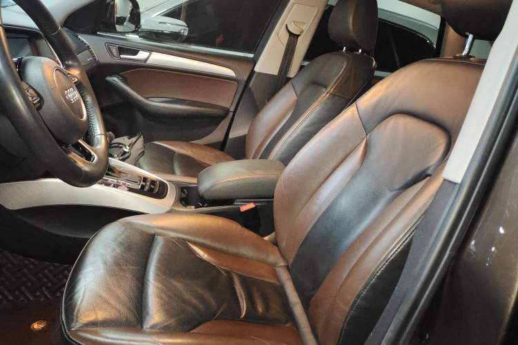 Used Audi Q5 2018 Collector's Edition 40 TFSI Technology Model Left Front Seat