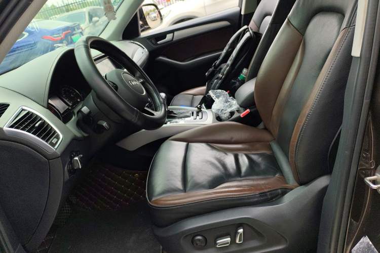 Used Audi Q5 2018 Collector's Edition 40 TFSI Technology Model
