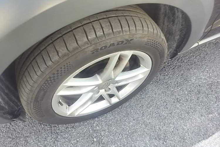 Used Audi Q5 2018 Collector's Edition 40 TFSI Technology Model Left Front Wheel Hub