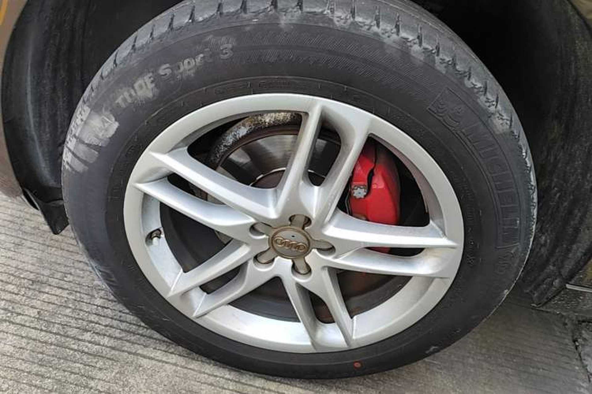 Used Audi Q5 2018 Collector's Edition 40 TFSI Technology Model Left Front Wheel Hub