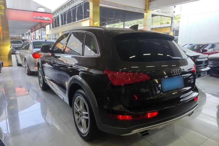Used Audi Q5 2018 Collector's Edition 40 TFSI Technology Model Rear Left 45 Deg