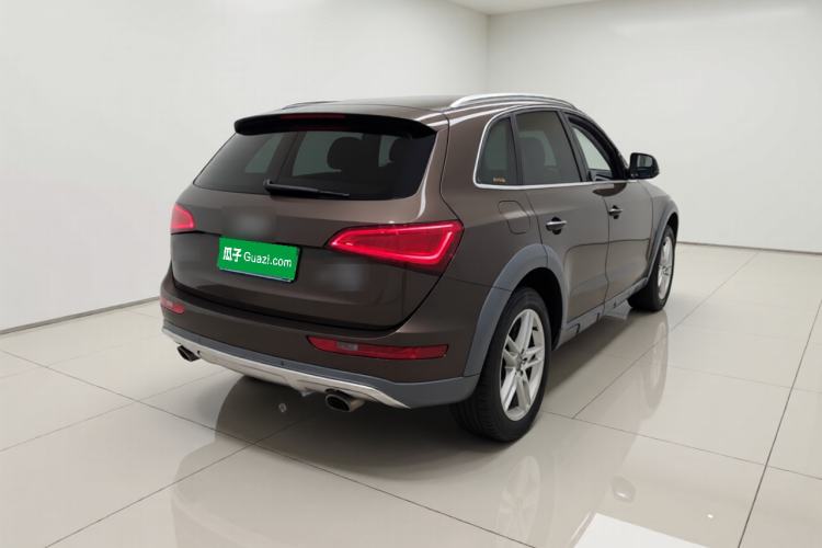 Used Audi Q5 2018 Collector's Edition 40 TFSI Technology Model Rear Right 45 Deg