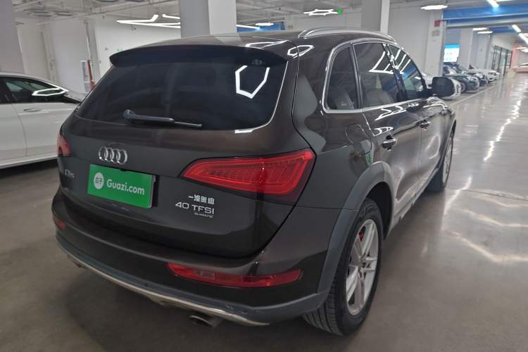 Used Audi Q5 2018 Collector's Edition 40 TFSI Technology Model Rear Right 45 Deg