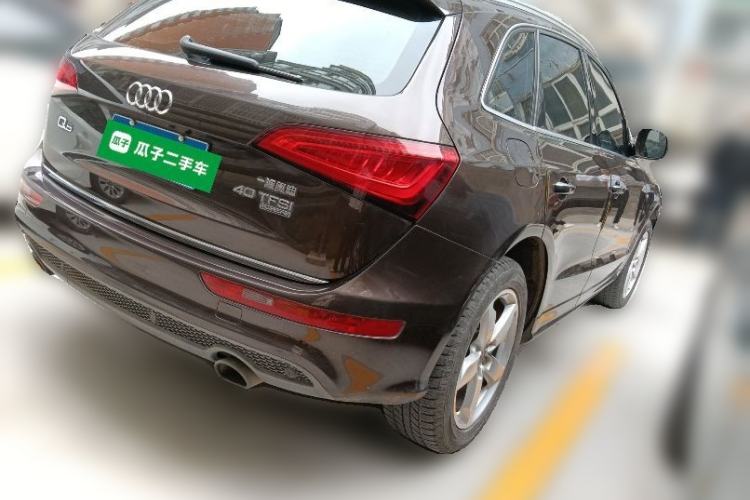 Used Audi Q5 2018 Collector's Edition 40 TFSI Ambition Model Rear Right 45 Deg