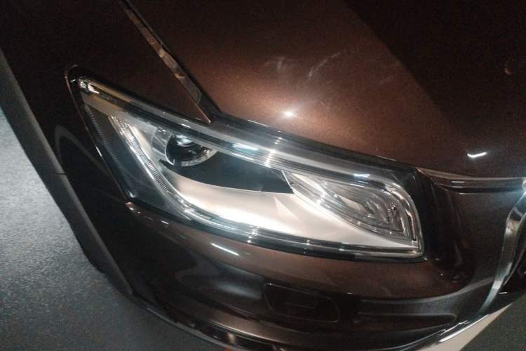 Used Audi Q5 2018 Collector's Edition 40 TFSI Technology Model Right Front Headlight