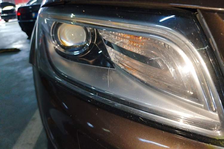 Used Audi Q5 2018 Collector's Edition 40 TFSI Technology Model Right Front Headlight