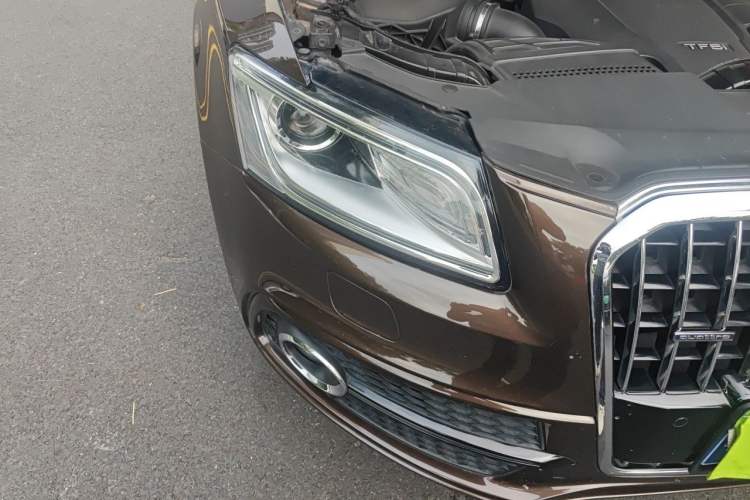 Used Audi Q5 2018 Collector's Edition 40 TFSI Ambition Model Right Front Headlight