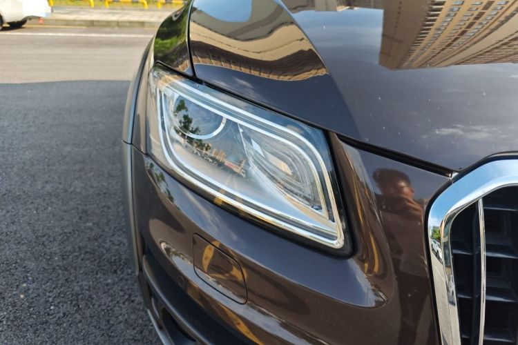 Used Audi Q5 2018 Collector's Edition 40 TFSI Technology Model Right Front Headlight