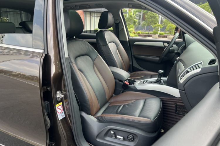 Used Audi Q5 2018 Collector's Edition 40 TFSI Technology Model Right Front Seat
