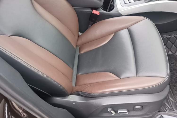 Used Audi Q5 2018 Collector's Edition 40 TFSI Technology Model Right Front Seat