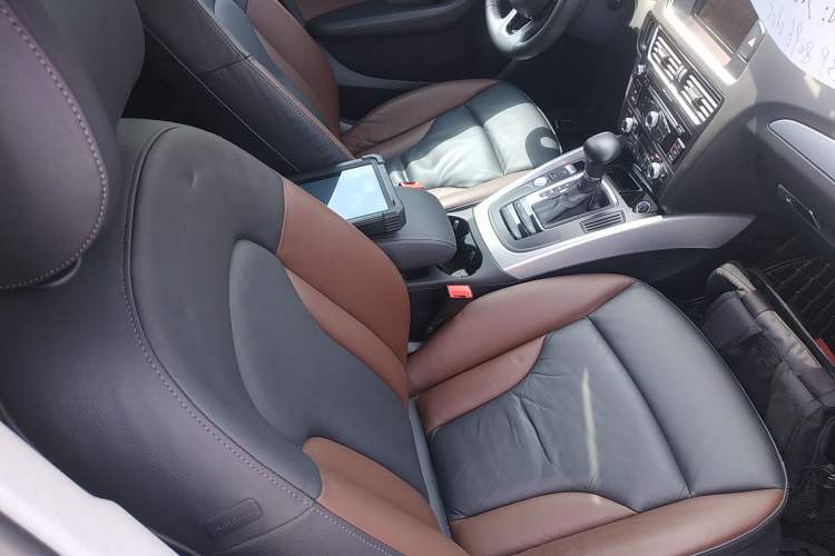 Used Audi Q5 2018 Collector's Edition 40 TFSI Technology Model Right Front Seat