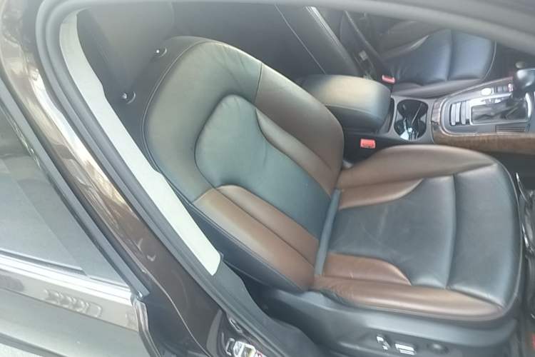 Used Audi Q5 2018 Collector's Edition 40 TFSI Technology Model Right Front Seat