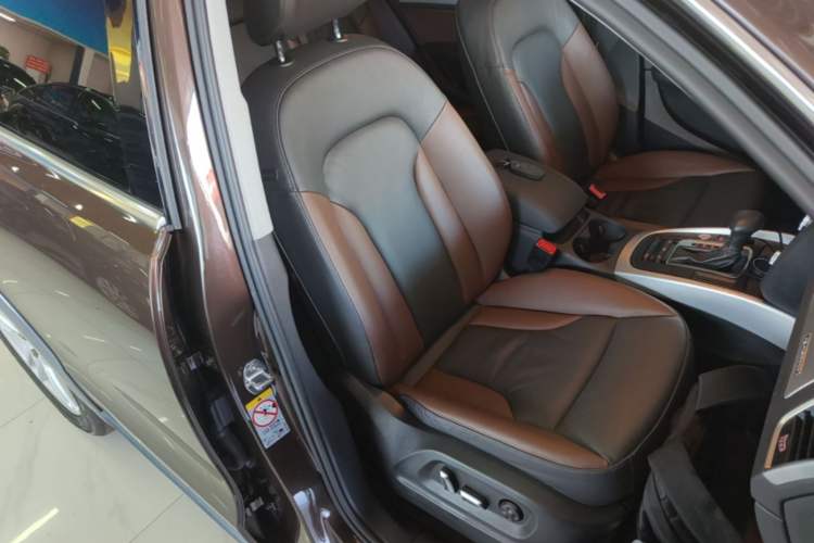 Used Audi Q5 2018 Collector's Edition 40 TFSI Technology Model Right Front Seat