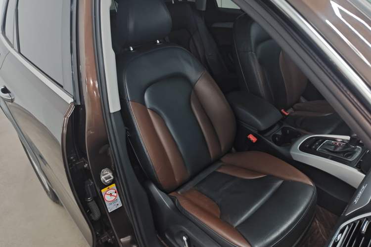 Used Audi Q5 2018 Collector's Edition 40 TFSI Technology Model Right Front Seat