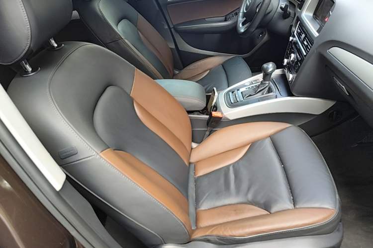 Used Audi Q5 2018 Collector's Edition 40 TFSI Technology Model Right Front Seat